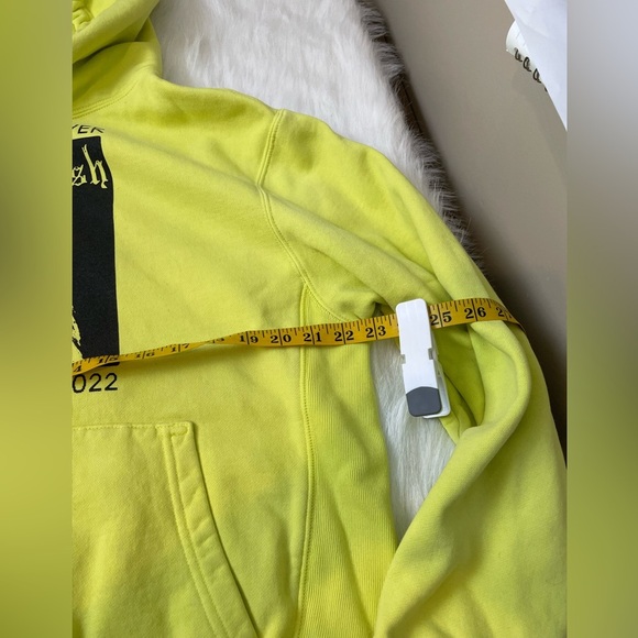 Billie Eilish World Tour 2022 Yellow Hoodie - Picture 4 of 14
